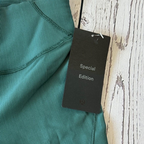 Women’s LULULEMON Base Pace HR Tight Leggings Size 6 - Picture 2 of 6